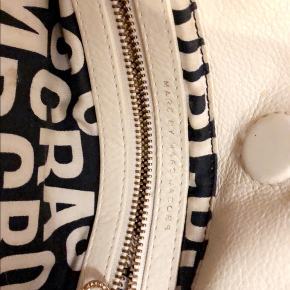 Marc Jacobs ivory leather purse - Picture 7 of 7